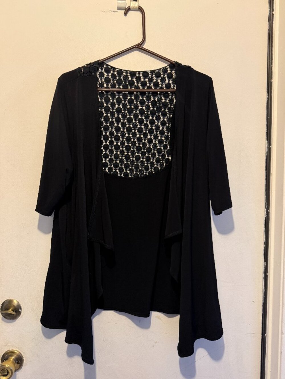 Women’s Black Open Short Sleeve Knit Cardigan 1XL Embroidered Back Panel (007)